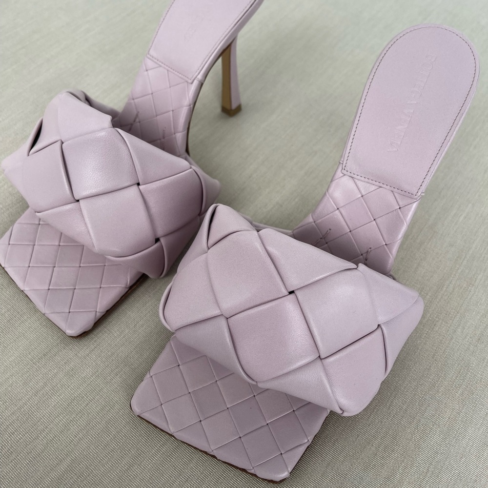 SOLD!! BOTTEGA VENTA LEATHER MULES.